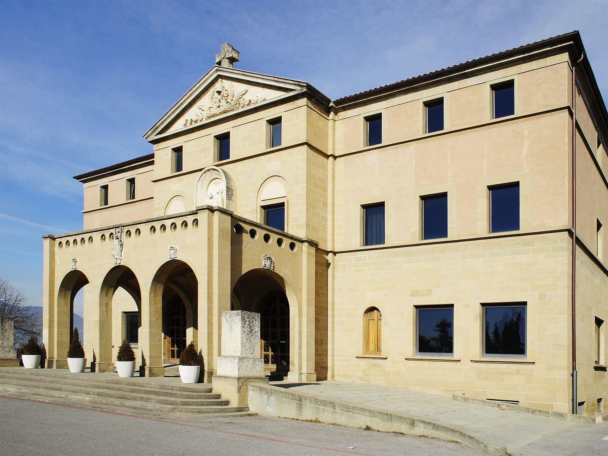 Seminari Allotjaments Vic Exterior photo